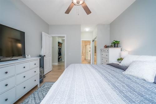 106-690 Lequime Road, Kelowna, BC - Indoor Photo Showing Bedroom