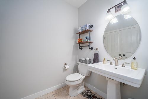 106-690 Lequime Road, Kelowna, BC - Indoor Photo Showing Bathroom
