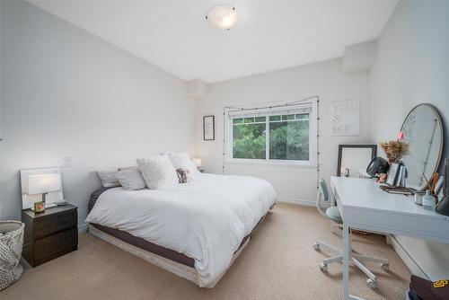 106-690 Lequime Road, Kelowna, BC - Indoor Photo Showing Bedroom