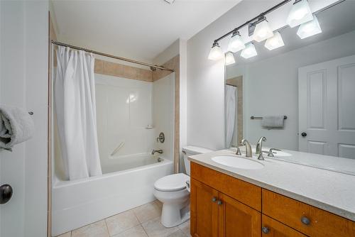 106-690 Lequime Road, Kelowna, BC - Indoor Photo Showing Bathroom
