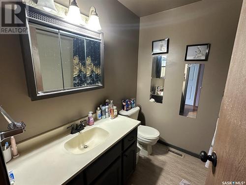 261 Bean Crescent, Weyburn, SK - Indoor Photo Showing Bathroom