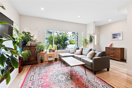 19-625 Hellesen Dr, Tofino, BC 