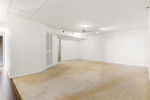 1061 Westview Road, Creston, BC - Indoor Photo Showing Other Room