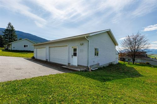 1061 Westview Road, Creston, BC - Outdoor