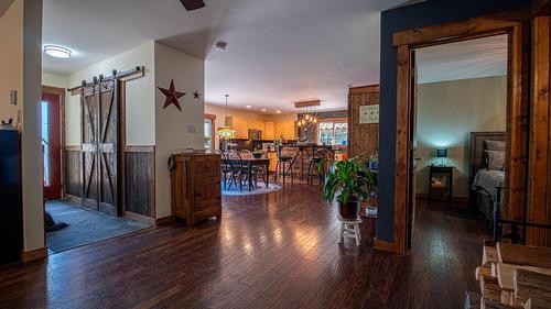 7957 Highway 3, Yahk, BC - Indoor Photo Showing Other Room