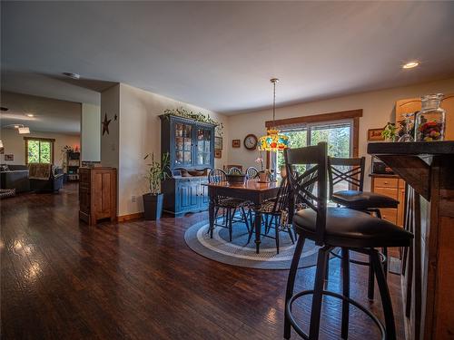 7957 3 Highway, Yahk, BC - Indoor