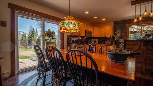 7957 Highway 3, Yahk, BC - Indoor Photo Showing Dining Room