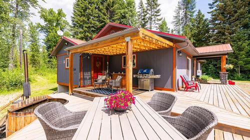 7957 Highway 3, Yahk, BC - Outdoor With Deck Patio Veranda With Exterior