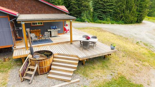 7957 Highway 3, Yahk, BC - Outdoor With Exterior