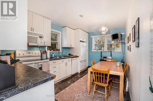 Main Floor + Basement Unit - Kitchen - 327 Richelieu Avenue, Ottawa, ON - Indoor Photo Showing Kitchen