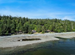 7884 Lenwood Rd  Merville, BC V9J 1V4