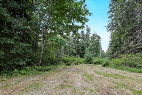 7884 Lenwood Rd, Merville, BC 