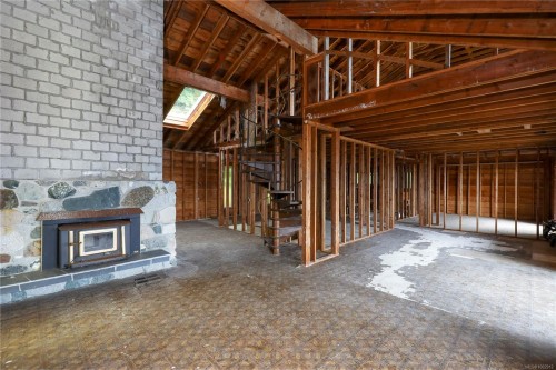 7884 Lenwood Rd, Merville, BC 