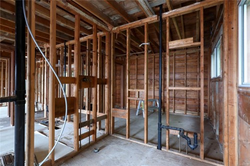 7884 Lenwood Rd, Merville, BC 