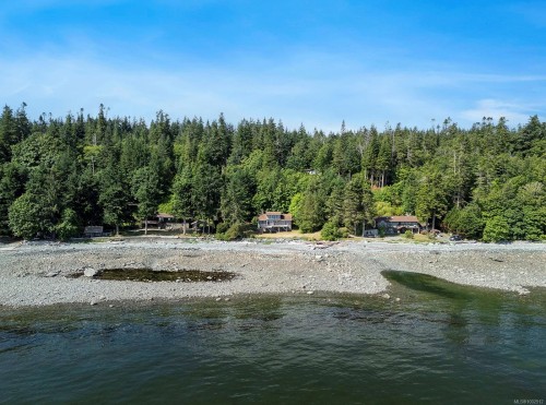 7884 Lenwood Rd, Merville, BC 