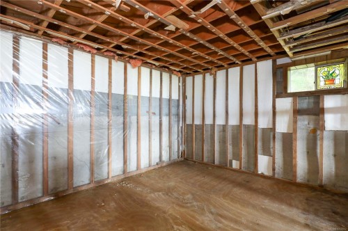 7884 Lenwood Rd, Merville, BC 