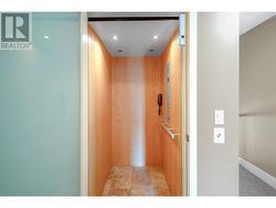 Private Elevator - 