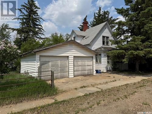 823 Main Street, Holdfast, SK - Outdoor