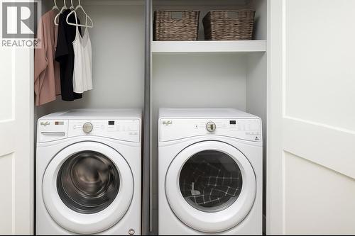 644 Lequime Road Unit# 2, Kelowna, BC - Indoor Photo Showing Laundry Room