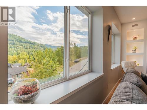 934 Redstone Drive, Rossland, BC - Indoor