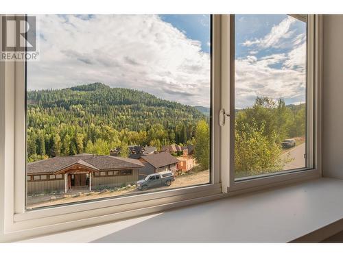 934 Redstone Drive, Rossland, BC - Indoor Photo Showing Other Room