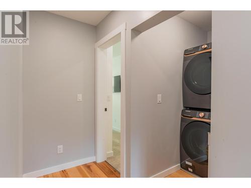 934 Redstone Drive, Rossland, BC - Indoor Photo Showing Laundry Room