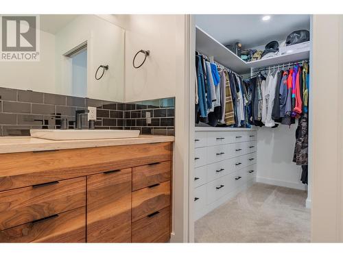 934 Redstone Drive, Rossland, BC - Indoor With Storage