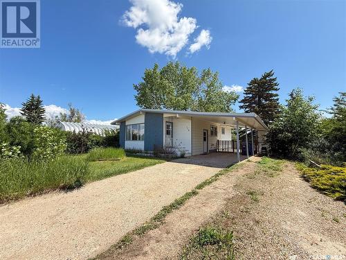 114-116 1St Street E, Climax, SK - Outdoor