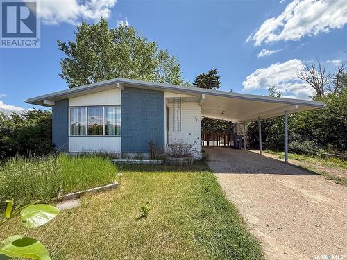 114-116 1St Street E, Climax, SK - Outdoor