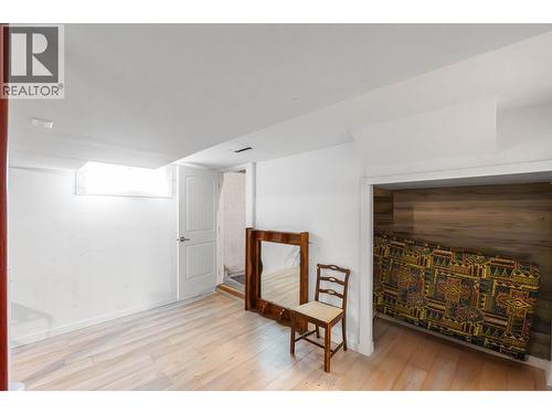 540 Lomond Road, Kelowna, BC - Indoor