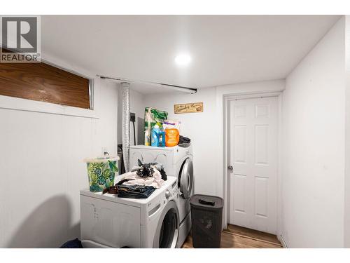 540 Lomond Road, Kelowna, BC - Indoor Photo Showing Laundry Room