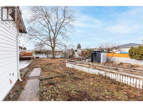 540 Lomond Road, Kelowna, BC - Outdoor