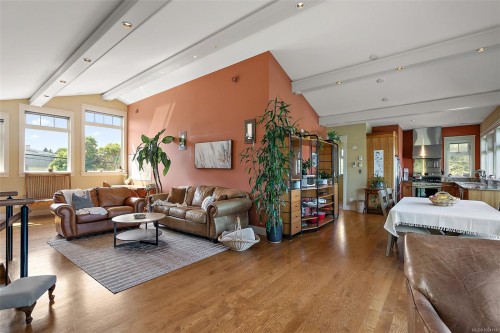 2751 Shoreline Dr, View Royal, BC 