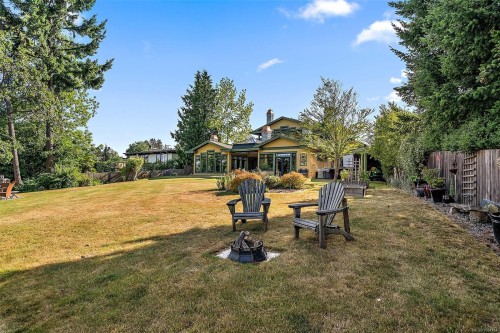 2751 Shoreline Dr, View Royal, BC 