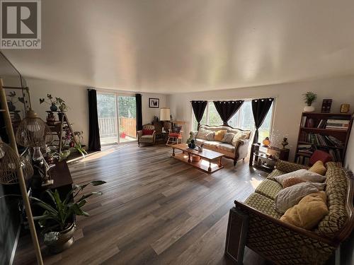 16 Walsh Road, Fort Nelson, BC - Indoor Photo Showing Living Room
