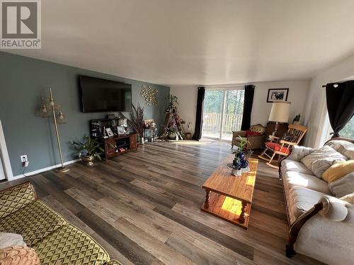 16 Walsh Road, Fort Nelson, BC - Indoor Photo Showing Living Room