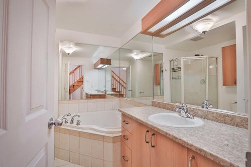 Bathroom - 2336 Rue Harriet-Quimby, Montréal (Saint-Laurent), QC - Indoor Photo Showing Bathroom