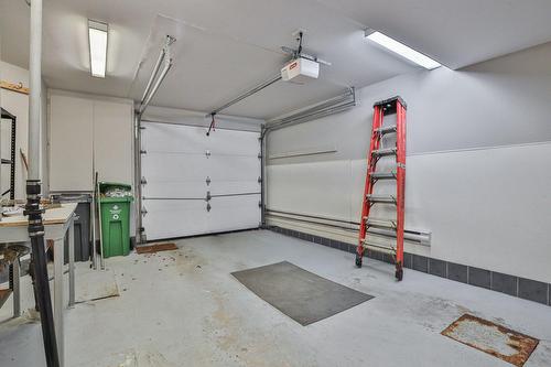 Garage - 2336 Rue Harriet-Quimby, Montréal (Saint-Laurent), QC - Indoor Photo Showing Garage