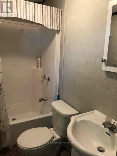 767 Poplar Crescent, Bracebridge (Macaulay), ON - Indoor Photo Showing Bathroom