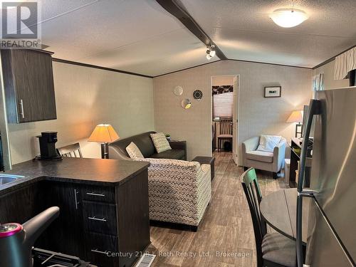 767 Poplar Crescent, Bracebridge (Macaulay), ON - Indoor Photo Showing Kitchen