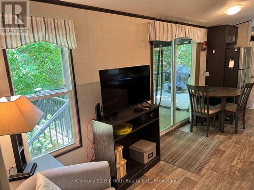 767 Poplar Crescent, Bracebridge (Macaulay), ON - Indoor Photo Showing Dining Room