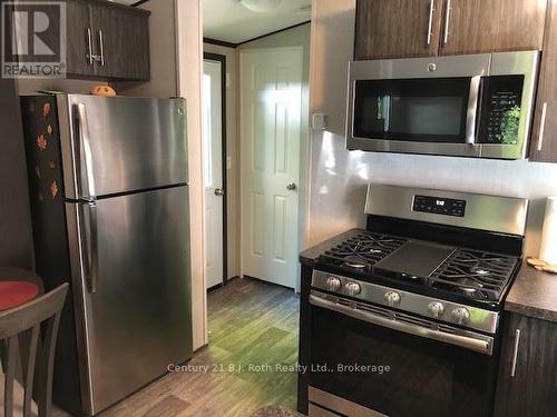 767 Poplar Crescent, Bracebridge (Macaulay), ON - Indoor Photo Showing Kitchen