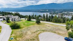 5-640 UPPER LAKEVIEW Road  Windermere, BC V0A 1K3