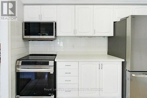 1 Wellford Gate, Brampton (Sandringham-Wellington), ON - Indoor Photo Showing Kitchen