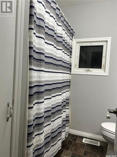 516 First Avenue E, Lampman, SK - Indoor Photo Showing Bathroom