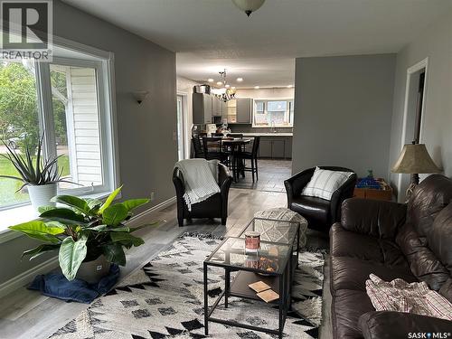 516 First Avenue E, Lampman, SK - Indoor Photo Showing Living Room