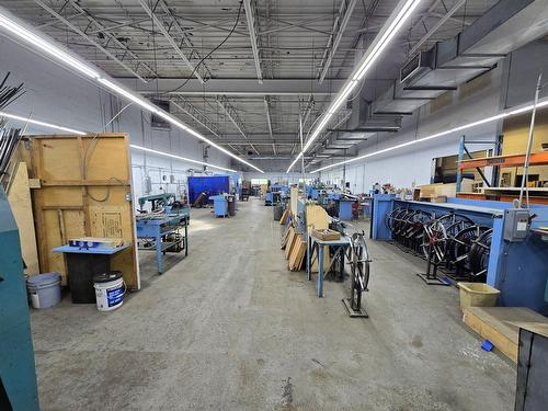 Warehouse - 2617 Boul. Le Corbusier, Laval (Chomedey), QC - Indoor