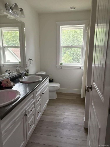 3700 River Rd, Chemainus, BC 