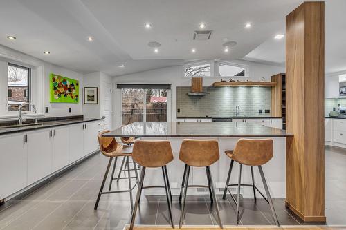 Cuisine - 1447 Av. Dobell, Québec (Sainte-Foy/Sillery/Cap-Rouge), QC - Indoor Photo Showing Kitchen With Double Sink