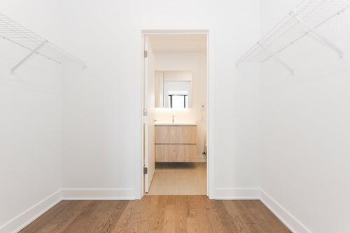 Walk-in closet - 613-1150 Boul. René-Lévesque E., Montréal (Ville-Marie), QC - Indoor